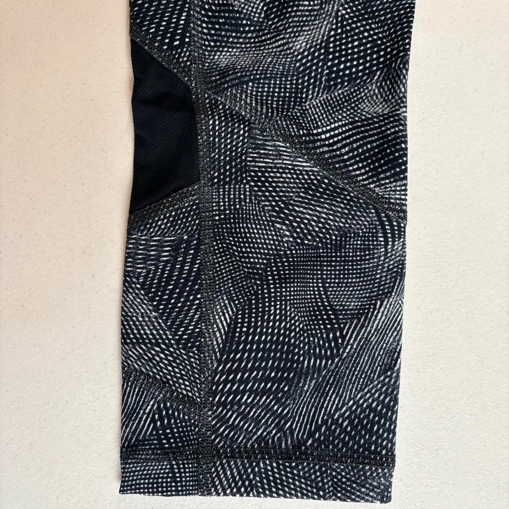 Lululemon Wunder Under Crop 8 Full On Luxtreme Black White Camo Yoga Pant - Picture 3 of 13